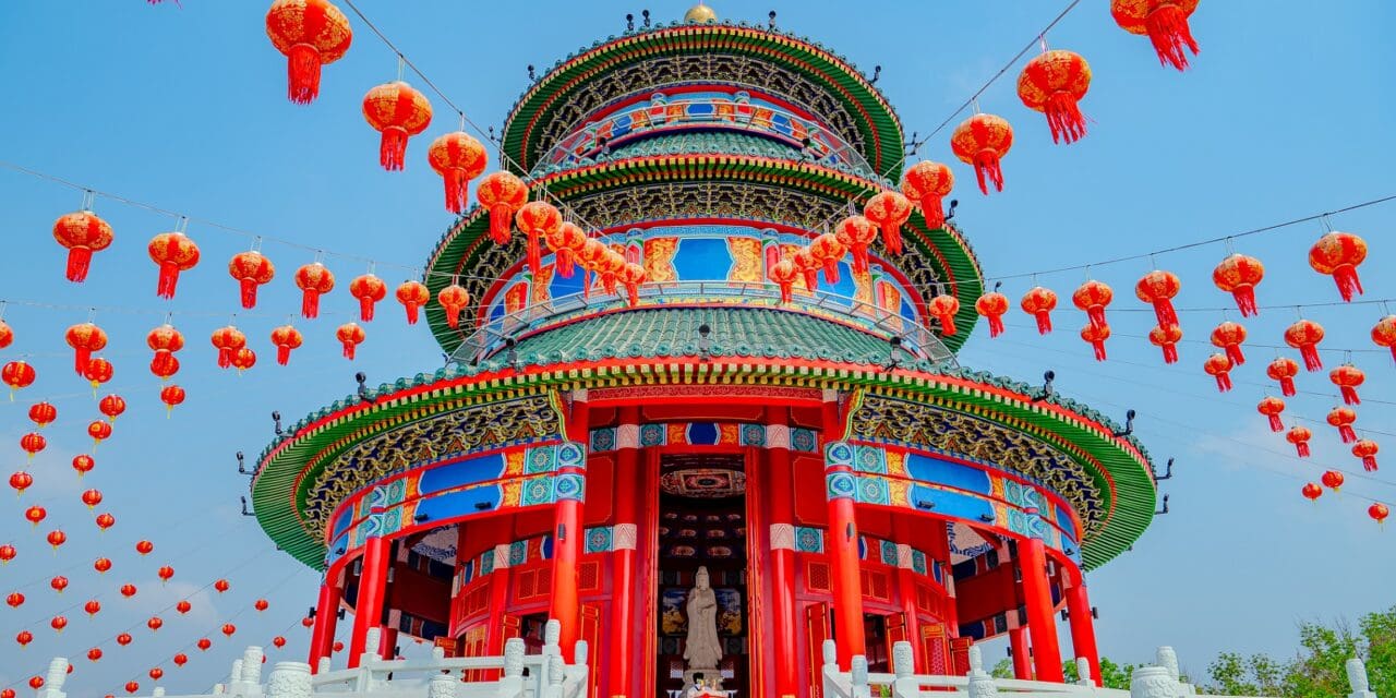 สายมูต้องมา “หมอช้าง” ชวนสักการะพระโพธิสัตว์กวนอิม ขอความสำเร็จ โชคดี มั่งคั่ง ร่ำรวย ณ วิหาร “อี่ ทง เทียน ไท้” กบินทร์บุรี