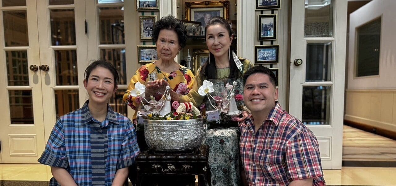 “วราวุธ” รมว.พม. ขอพร “แม่แจ่มใส” ชู วันครอบครัว ให้อยู่เย็นเป็นสุข “กัญจนา” อวยพรให้เจริญก้าวหน้าทางการเมือง พร้อมเป็นลมใต้ปีก