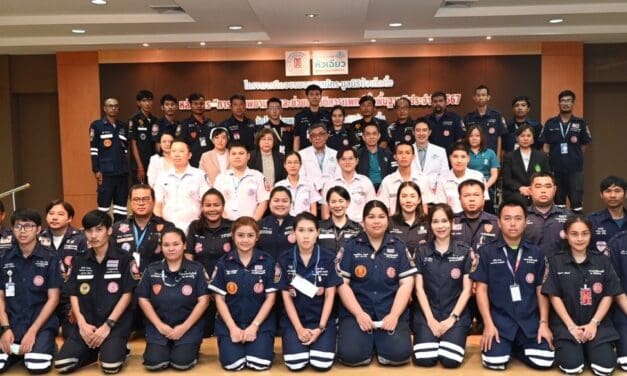 โรงพยาบาลหัวเฉียว ร่วมกับมูลนิธิป่อเต็กตึ๊ง จัดโครงการฝึกอบรมอาสาสมัครหลักสูตรการปฐมพยาบาลและช่วยปฏิบัติการแพทย์ขั้นพื้นฐาน (EMR) ประจำปี 2567