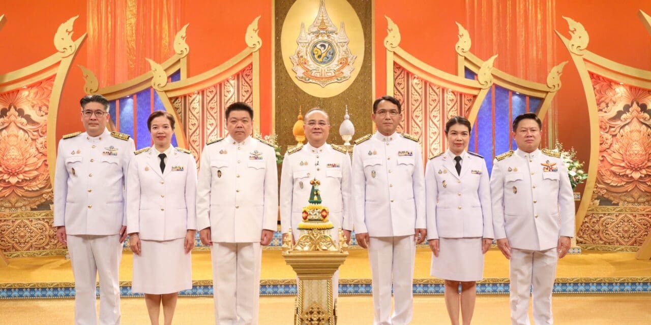 เลขาธิการ คปภ. นำคณะผู้บริหาร สำนักงาน คปภ. บันทึกเทปถวายพระพรชัยมงคลพระบาทสมเด็จพระปรเมนทรรามาธิบดีศรีสินทรมหาวชิราลงกรณ พระวชิรเกล้าเจ้าอยู่หัว