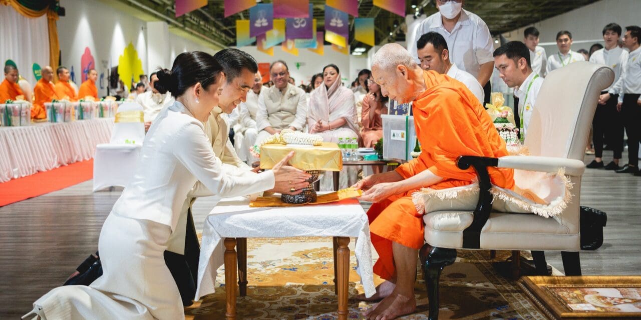 กลุ่มบีเจซี บิ๊กซี จัดพิธีสถาปนาองค์พระศิวะ  ณ บิ๊กซี ซูเปอร์เซ็นเตอร์ สาขาราชดำริ ชั้น 7