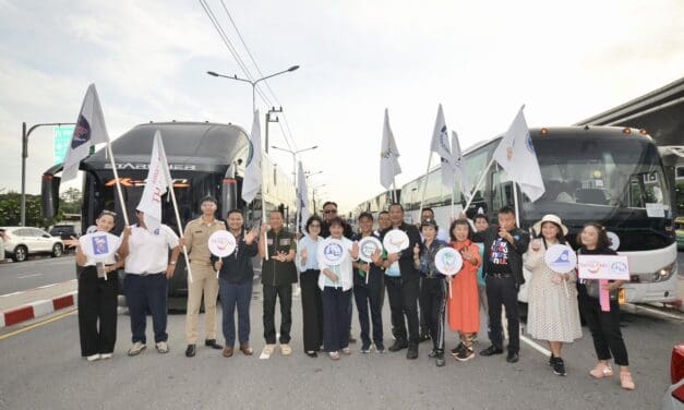 (double-decker bus) ททท. จับมือ 6 สมาคมท่องเที่ยวภายในประเทศ   ชูแคมเปญ “บัสทัวร์เที่ยวใต้” เยือนเมืองน่าเที่ยวภาคใต้  