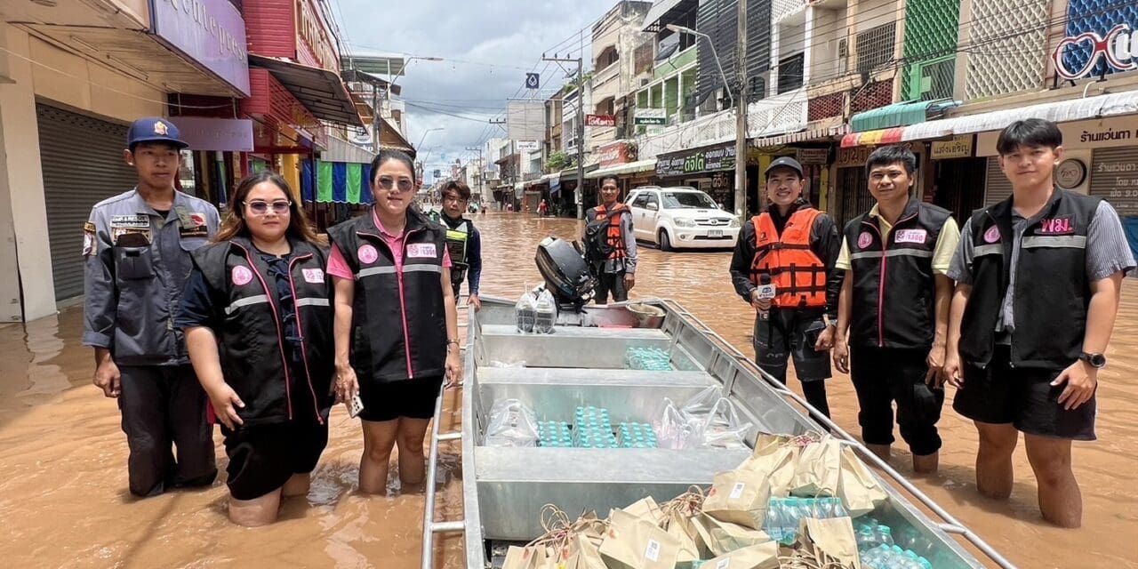 ทีม พม.หนึ่งเดียวจังหวัดแพร่ เร่งเข้าช่วยเหลือผู้ประสบอุทกภัยในพื้นที่