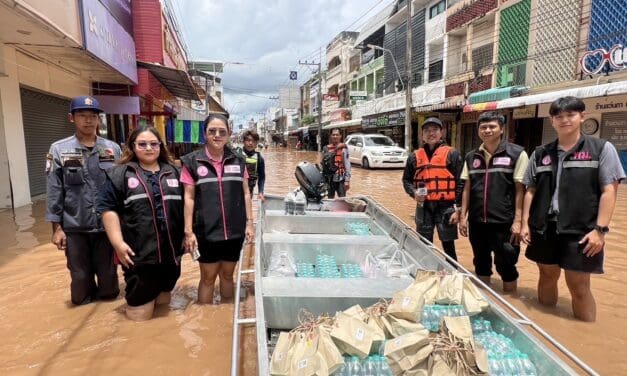 ทีม พม.หนึ่งเดียวจังหวัดแพร่ เร่งเข้าช่วยเหลือผู้ประสบอุทกภัยในพื้นที่