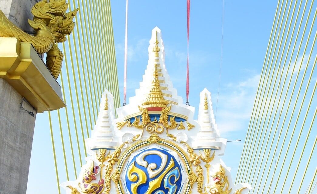 รองปลัดกระทรวงคมนาคม ลงพื้นที่ตรวจเยี่ยมความคืบหน้าการติดตั้งป้ายชื่อสะพานทศมราชัน และตราสัญลักษณ์งานเฉลิมพระเกียรติพระบาทสมเด็จพระเจ้าอยู่หัว   