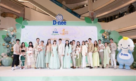 ดีนี่ แบรนด์เด็กอันดับ 1 คว้าครอบครัว “แดน”วรเวช -“แพทตี้”อังศุมาลิน  และลูกแฝด น้องลิกก้า – น้องโรร่า เป็นพรีเซนเตอร์ครอบครัวใหม่ของดีนี่ ร่วมการันตีผลิตภัณฑ์ออร์แกนิคที่คุณพ่อคุณแม่ทั่วประเทศไว้วางใจ