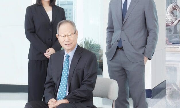 ชัย โสภณพนิช เตรียมความพร้อมให้ ชวาล-ลสา โสภณพนิช สืบทอดธุรกิจ พร้อมสานความสำเร็จของกรุงเทพประกันภัยสู่การเติบโตอย่างมั่นคงและแข็งแกร่ง