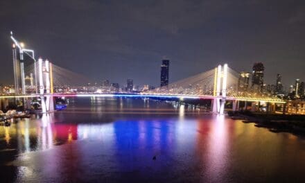 กทพ. เปิดไฟประดับสะพานทศมราชัน เพื่อเฉลิมพระเกียรติ เนื่องในโอกาสวันเฉลิมพระชนมพรรษา สมเด็จพระนางเจ้าสิริกิติ์ พระบรมราชินีนาถ พระบรมราชชนนีพันปีหลวง 12 สิงหาคม 2568