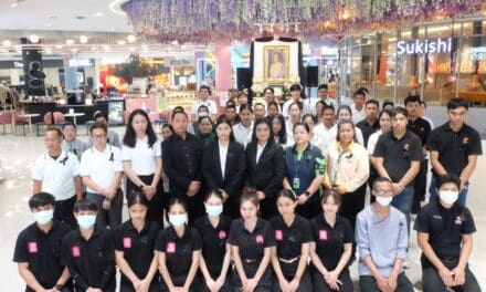 ศูนย์การค้าโรบินสันไลฟ์สไตล์ ร่วมถวายความอาลัยแด่ สมเด็จพระนางเจ้าสิริกิติ์ พระบรมราชินีนาถ พระบรมราชชนนีพันปีหลวง