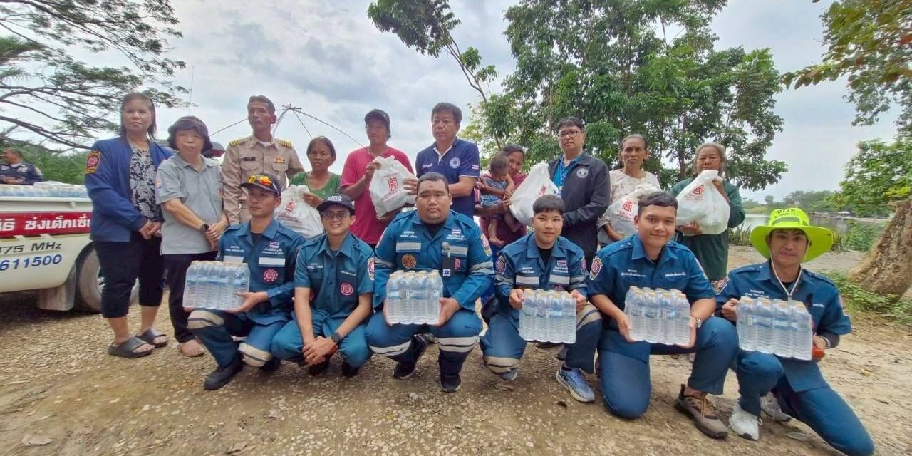 “มูลนิธิป่อเต็กตึ๊ง เสริมทัพทีมบรรเทาฯ-สังคมสงเคราะห์ ล่องใต้เข้าพื้นที่น้ำท่วม เร่งส่งต่อธารน้ำใจ สู้มหาอุทกภัยภาคใต้” ยกทัพเครื่องอุปโภคบริโภคบรรทุกรถเทรลเลอร์ และรถบรรทุกมูลนิธิฯ บรรเทาทุกข์ผู้ประสบภัยจังหวัดสงขลา พัทลุง และจังหวัดอื่นๆ ต่อเนื่อง