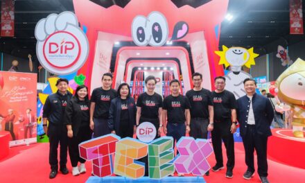 “พาณิชย์” เปิดงาน TCEX 2026 ชูทรัพย์สินทางปัญญาเป็นพลังขับเคลื่อนเศรษฐกิจสร้างสรรค์ไทย หนุนต่อยอดไอเดียสู่มูลค่าทางธุรกิจ คาดมูลค่าเจรจาธุรกิจทะลุ 500 ล้านบาท
