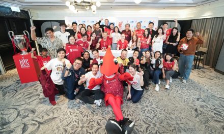 กรุงไทย – แอกซ่า ประกันชีวิต จัดกิจกรรมสุดเอ็กซ์คลูซีฟ “LFC Legends Meet and Greet” ให้ลูกค้าแฟนบอลลิเวอร์พูลกระทบไหล่ 2 ตำนานนักเตะ   “ซามี ฮูเปีย และ นาตาชา ดาวี” อย่างใกล้ชิด