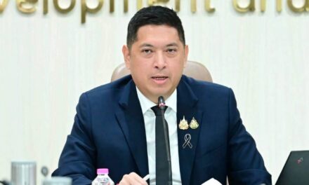 “นิกร โสมกลาง” รมว.พม. ส่ง “ชนก” นำทีม ลงพื้นที่ด่วน สั่ง พม. จับมือ สธ. เร่งตรวจสอบศูนย์ดูแลผู้สูงอายุคล้ายกรงขัง พร้อมวางมาตรการระยะสั้น–ระยะยาว ย้ำ “คุ้มครองผู้สูงอายุ–ยกระดับมาตรฐานทั้งระบบ”
