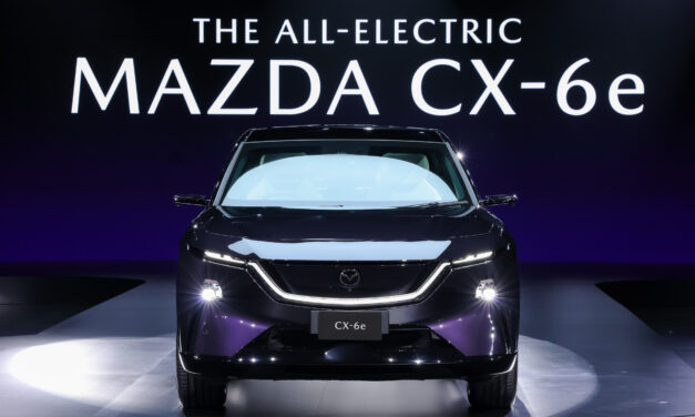 มาสด้าเปิดตัว THE ALL-ELECTRIC MAZDA CX-6e รถไฟฟ้าอเนกประสงค์อัจฉริยะสำหรับครอบครัว ถ่ายทอดเอกลักษณ์มาสด้าในยุคอีวีได้อย่างลงตัว