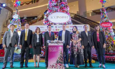 ไอคอนสยาม ร่วมกับ กระทรวง พม. และพันธมิตร จัดงาน “ICONSIAM WORLD OF GIFTS 2023” มหัศจรรย์โลกของขวัญสุดยิ่งใหญ่แห่งปี กับอาณาจักรของขวัญกว่า 1,000,000 ชิ้น ส่งตรงจากทั่วทุกภาคในไทย และทั่วทุกมุมโลก ผนึกศิลปินแถวหน้าของไทย WISHULADA สร้างสรรค์ต้นคริสต์มาสจากวัสดุเหลือใช้ ภายใต้คอนเซ็ปต์ “The Sustainable Happiness” วันนี้ – 8 มกราคม 2567 ณ ไอคอนสยาม