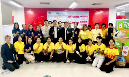 พม.หนึ่งเดียวจังหวัดตรัง จับมือห้างสรรพสินค้าสิริบรรณช้อปปิ้งเซ็นเตอร์รับบริจาคสิ่งของและอุปกรณ์การเรียนให้เด็กและเยาวชนกลุ่มเปราะบาง