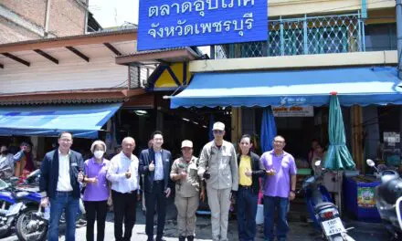 “พาณิชย์” บุกตลาดเพชรบุรี ตรวจความพร้อมร้านค้าเข้าร่วมดิจิทัลวอลเล็ต ยัน 10,000 บาท เข้ากระเป๋าแน่ปลายปีนี้
