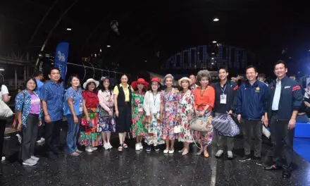 คึกคักมากกับการออกเดินทางยามเช้า “สุขทันทีที่เที่ยวกับรถไฟไทย เดินทางครั้งนี้ไม่เหมือนเดิม” ไปกับ Royal Blossom เส้นทางกรุงเทพฯ-กาญจนบุรี