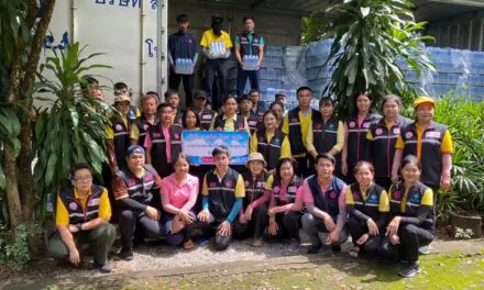 พม.หนึ่งเดียวจังหวัดแพร่ พร้อมเป็นสะพานบุญรับมอบเครื่องอุปโภค บริโภค ส่งถึงมือกลุ่มเปราะบางที่ประสบภัยน้ำท่วมในพื้นที่จังหวัดแพร่