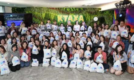กรุงไทย–แอกซ่า ประกันชีวิต รวมพลังจิตอาสา ปันน้ำใจช่วยเหลือผู้ประสบภัยน้ำท่วม ร่วมบรรจุถุงยังชีพ จำนวน 1,000 ชุด  และส่งมอบน้ำดื่ม จำนวน 2,000 ขวด