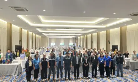 กองทุนประกันวินาศภัย จัดโครงการบรรยายความรู้เกี่ยวกับบทบาท หน้าที่ และภารกิจของกองทุนฯ พร้อมทั้งวิธีและขั้นตอนในการยื่นขอรับชำระหนี้ของบริษัท สินมั่นคงประกันภัย จำกัด (มหาชน) ให้แก่ ตัวแทน – นายหน้าประกันภัย และผู้มีส่วนได้ส่วนเสียจากบริษัทประกันวินาศภัยที่ถูกเพิกถอนใบอนุญาต จังหวัดกาญจนบุรี  	เมื่อวันศุกร์ที่ 27 กันยายน 2567 กองทุนประกันวินาศภัย ได้มีการจัดโครงการบรรยายความรู้เกี่ยวกับบทบาท หน้าที่ และภารกิจของกองทุนฯ พร้อมทั้งวิธีและขั้นตอนในการยื่นขอรับชำระหนี้ของบริษัท สินมั่นคงประกันภัย จำกัด (มหาชน) ให้แก่ ตัวแทน – นายหน้าประกันภัย และผู้มีส่วนได้ส่วนเสียจากบริษัทประกันวินาศภัยที่ถูกเพิกถอนใบอนุญาต จังหวัดกาญจนบุรี ณ ห้องประชุม RS.Grand Ballroom ชั้น 5 โรงแรมมิตรพันธ์และโรงแรมอาร์.เอส.(ราชศุภมิตร) กาญจนบุรี