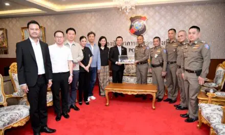รัฐมนตรีฯ สรวงศ์ เข้ามอบนโยบายและร่วมพิธีปล่อยแถวระดมกวาดล้างอาชญากรรมในช่วงฤดูการท่องเที่ยว (High Season) 