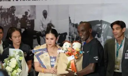 ต้อนรับนักวิ่งมาราธอนในตำนาน เอเลียด คิปโชเก เดินทางถึงเมืองไทยแล้ว พร้อมร่วม “วิ่งผ่าเมือง” รายการอะเมซิ่ง ไทยแลนด์ มาราธอน แบงค็อก พรีเซ็นต์บาย โตโยต้า ครั้งที่ 7 กับบทบาทใหม่ “ฑูตท่องเที่ยวและกีฬา” ของประเทศไทย