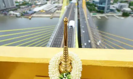 ขั้นตอนสำคัญ ก่อนขึ้นชมสะพานทศมราชัน ในงานมหกรรมสุขเต็มสิบ