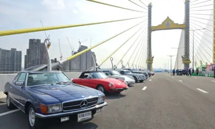 10 รถโบราณ ร่วมสร้างประวัติศาสตร์ “สุขเต็มสิบ” คู่สะพานทศมราชัน