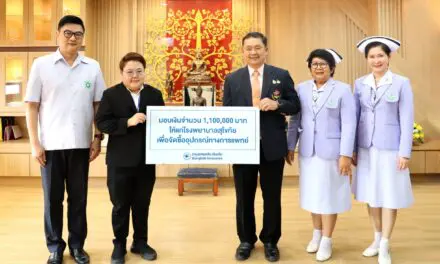 กรุงเทพประกันภัยห่วงใยสังคม มอบเงินบริจาคกว่า 1 ล้านบาท ให้แก่โรงพยาบาลสุโขทัย เพื่อจัดซื้ออุปกรณ์ทางการแพทย์ที่จำเป็นต่อการรักษาผู้ป่วย
