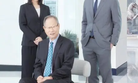 ชัย โสภณพนิช เตรียมความพร้อมให้ ชวาล-ลสา โสภณพนิช สืบทอดธุรกิจ พร้อมสานความสำเร็จของกรุงเทพประกันภัยสู่การเติบโตอย่างมั่นคงและแข็งแกร่ง
