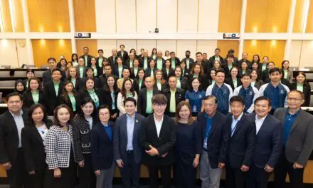 กรุงเทพประกันภัยเปิดบ้านต้อนรับคณะผู้บริหารและเจ้าหน้าที่สายส่งเสริมและประกันภัยภูมิภาค สำนักงาน คปภ. ศึกษาดูงานระบบรับประกันภัยและการเคลมรถยนต์และสุขภาพ ที่นำเทคโนโลยีมาใช้อำนวยความสะดวกแก่ลูกค้าและคู่ค้า