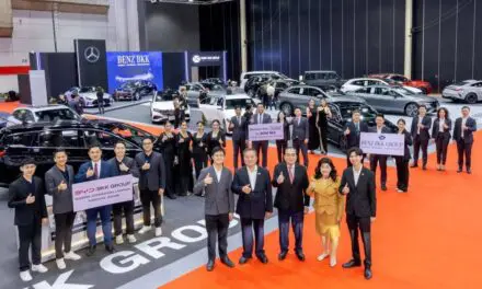 กลุ่มบริษัท BKK Group ผู้นำดีลเลอร์กรุ๊ประดับแนวหน้าที่สร้างผลงานด้วยยอดขายกว่า 3,000 คัน ในปี 2567 และการบริหารโชว์รูมกว่า 10 สาขา ครอบคลุมแบรนด์ชั้นนำทั้ง Mercedes-Benz, Mercedes-Benz Certified, BYD, Nissan และ Fuso พร้อมตอกย้ำความเป็นผู้นำยานยนต์ระดับพรีเมียมอย่างต่อเนื่องด้วยโชว์ทัพรถยนต์หรูและรถยนต์ไฟฟ้าในงาน BIG MOTOR SALE 2025 ระหว่างวันที่ 22 – 31 สิงหาคมนี้ ณ ไบเทค บางนา