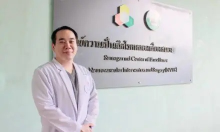 โรงพยาบาลศรีนครินทร์ คณะแพทยศาสตร์ มหาวิทยาลัยขอนแก่น  สู่ความเป็นเลิศด้านการรักษาภาวะเส้นเลือดสมองแดงดำเชื่อมต่อผิดปกติ (AVM) ด้วยเทคนิคผ่านสายสวน