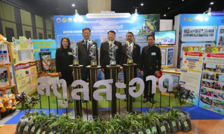 “มท.ศักดิ์ดา” มอบ 40 รางวัลการบริหารจัดการขยะระดับประเทศ พร้อมกำชับจังหวัด อำเภอ อปท. ช่วยกันคิดและทำทุกวิถีทางให้ “ประเทศไทยปลอดขยะ” เพื่อส่งผลดีต่อการท่องเที่ยว และให้คำชื่นชม-เชื่อมั่น “กลไกมหาดไทย” หลอมรวมพลังทุกภาคส่วน “ลดขยะตั้งแต่ต้นทางด้วยการแยกขยะ” เพื่อทำให้ปัญหาขยะหมดไปจากประเทศไทยอย่างยั่งยืน