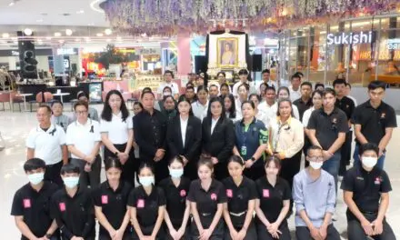 ศูนย์การค้าโรบินสันไลฟ์สไตล์ ร่วมถวายความอาลัยแด่ สมเด็จพระนางเจ้าสิริกิติ์ พระบรมราชินีนาถ พระบรมราชชนนีพันปีหลวง