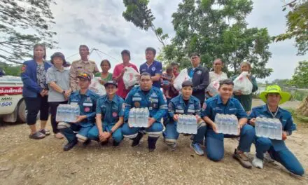 “มูลนิธิป่อเต็กตึ๊ง เสริมทัพทีมบรรเทาฯ-สังคมสงเคราะห์ ล่องใต้เข้าพื้นที่น้ำท่วม เร่งส่งต่อธารน้ำใจ สู้มหาอุทกภัยภาคใต้” ยกทัพเครื่องอุปโภคบริโภคบรรทุกรถเทรลเลอร์ และรถบรรทุกมูลนิธิฯ บรรเทาทุกข์ผู้ประสบภัยจังหวัดสงขลา พัทลุง และจังหวัดอื่นๆ ต่อเนื่อง