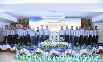 MEA มอบเสาไฟฟ้าปลดระวาง 1,020 ต้น หนุน “MEA’s Model” ปักแนวป้องกันชายฝั่ง พร้อมรวมพลังปลูกป่าชายเลนส่งมอบต้นโกงกาง 1,100 ต้น