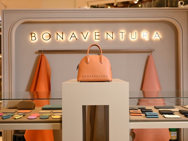 BONAVENTURA แบรนด์เครื่องหนังเรียบหรูจากอิตาลี  ชูเอกลักษณ์งานฝีมือสุดประณีต ตอบโจทย์ดีไซน์และฟังก์ชันใช้งาน  เปิด Pop-Up Store แห่งแรกในประเทศไทย ที่เซ็นทรัลเวิลด์ 
