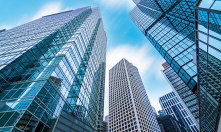 คปภ. เร่งยกระดับประสิทธิภาพการดำเนินงาน พร้อมเสริมความต่อเนื่องทางธุรกิจด้วยแพลตฟอร์มข้อมูลจากเน็ตแอพ  ด้วยการยกระดับโครงสร้างพื้นฐานด้านข้อมูลให้ทันสมัย หน่วยงานกำกับดูแลธุรกิจประกันภัยจึงสามารถวางรากฐานสำคัญที่จำเป็นต่อการนำโซลูชันที่ขับเคลื่อนด้วย AI มาใช้งาน พร้อมยกระดับความพร้อมด้านความมั่นคงปลอดภัยไซเบอร์โดยรวม