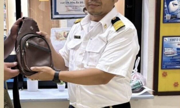 หัวหน้าด่านบางครุ 2 ทางพิเศษกาญจนาภิเษก (บางพลี-สุขสวัสดิ์) เก็บกระเป๋าคืนเจ้าของ 