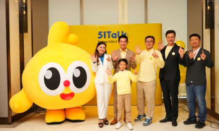 51Talk ฉลองครบรอบ 15 ปี ตอกย้ำความเป็นผู้นำระดับโลกแพลตฟอร์มเรียนภาษาอังกฤษออนไลน์สำหรับเด็ก พร้อมปรับโฉมครั้งใหญ่ เปิดตัวครอบครัว ‘ชาคริต แย้มนาม’ ขึ้นแท่นแบรนด์แอมบาสเดอร์ประจำประเทศไทย