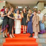 รางวัล “นพเก้าดาวมงกุฏเพชร” เป็นรางวัลเกียรติยศที่จัดขึ้นเพื่อยกย่อง เชิดชู และสร้างขวัญกำลังใจแก่ศิลปิน บุคลากรในวงการบันเทิง ศิลปะ นาฏศิลป์ ดนตรี พิธีกร ผู้ดำเนินรายการ ผู้ประกาศข่าว สื่อมวลชน ตลอดจนบุคคลและประชาชนผู้ทำคุณประโยชน์ต่อสังคมและประเทศชาติ